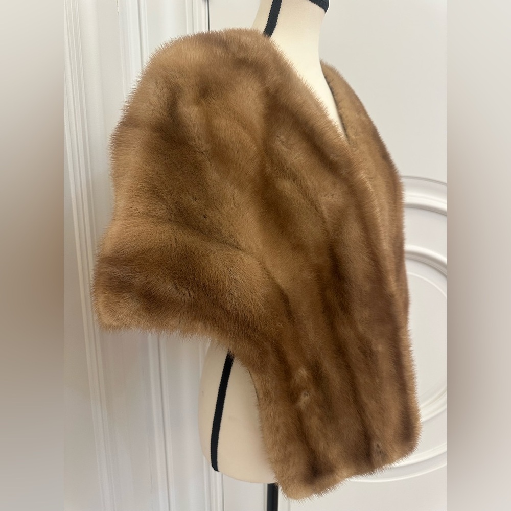 Lux and Chic Brown Mink Fur Stole (Size Medium) - Picture 2 of 5